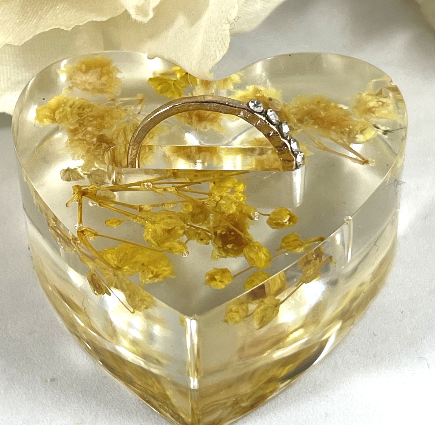 Ring Holder- Yellow Baby's Breath
